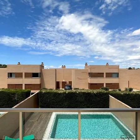 Herdade Dos Salgados, V2 Vila